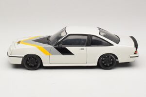 Opel Manta B GT/E Biały Czarne Felgi Custom Revell 1:18 08422 Metal — zdjęcie 4 z 8