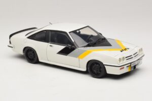 Opel Manta B GT/E Biały Czarne Felgi Custom Revell 1:18 08422 Metal — zdjęcie 6 z 8