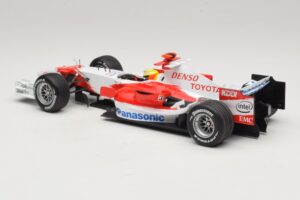 Panasonic Toyota Racing TF106 #12 R. Schumacher 2006 Minichamps 1:18 AM59557K Metal — zdjęcie 5 z 7