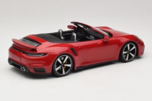Porsche 911 992 Turbo S Kabriolet Ciemnoczerwony Minichamps 1:18 PORSCHE007 Metal — zdjęcie 2 z 6