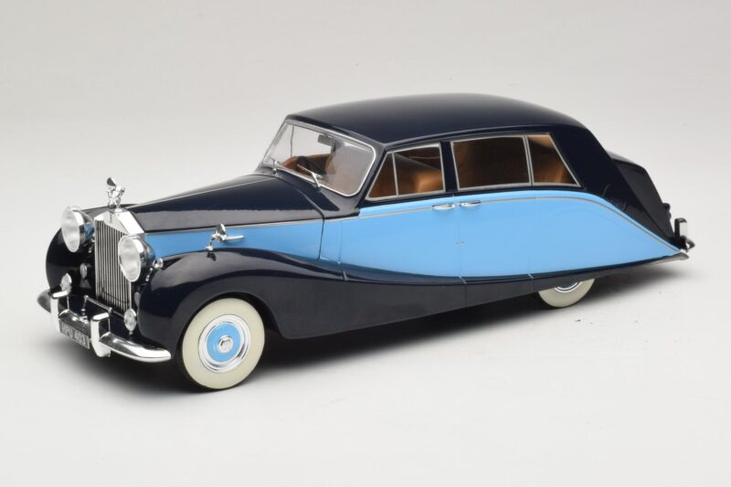 Rolls-Royce Silver Wraith Empress by Hooper Czarny & Ciemnoniebieski MCG 1:18 MCG18051 Metal