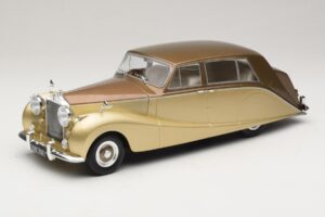 Rolls-Royce Silver Wraith Empress by Hooper Brązowy & Złoty MCG 1:18 MCG18000 Metal