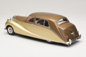 Rolls-Royce Silver Wraith Empress by Hooper Brązowy & Złoty MCG 1:18 MCG18000 Metal — zdjęcie 5 z 6