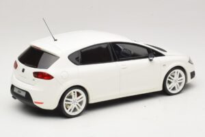 SEAT Leon Cupra R Mk2 Biały Otto 1:18 OT1332 Żywica — zdjęcie 2 z 6