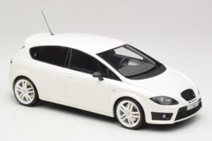SEAT Leon Cupra R Mk2 Biały Otto 1:18 OT1332 Żywica — zdjęcie 4 z 6