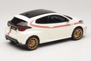 Toyota GR Yaris TGR Italy Edycja Limitowana Pure White Otto 1:18 OT1183 Żywica — zdjęcie 2 z 6