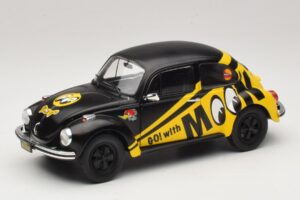 Volkswagen Beetle 1303 Go with Moon Solido 1:18 Volkswagen Beetle 1303 Go with Moon Solido 1:18 S1800519 Metal