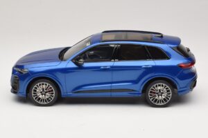 Audi SQ5 FY TFSI Ultra Niebieski Otto 1:18 OT1281 Żywica — zdjęcie 3 z 6