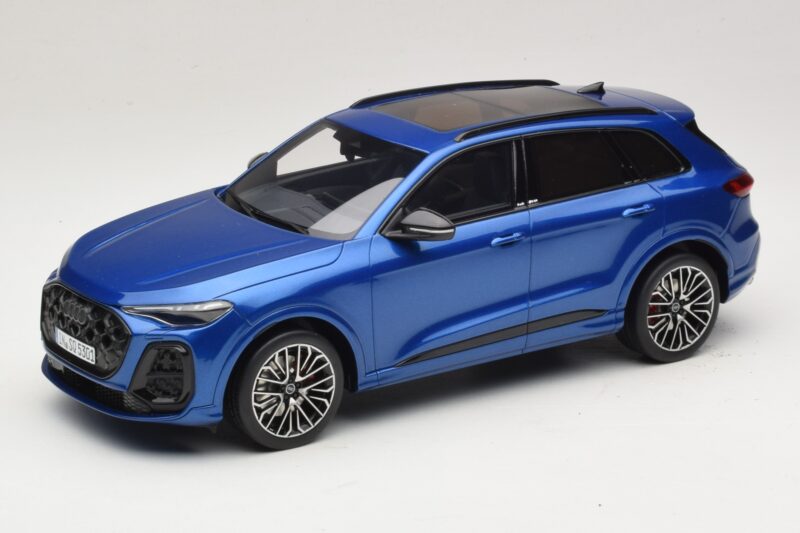 Audi SQ5 FY TFSI Ultra Niebieski Otto 1:18 OT1281 Żywica