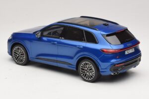 Audi SQ5 FY TFSI Ultra Niebieski Otto 1:18 OT1281 Żywica — zdjęcie 5 z 6