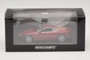Aston Martin DB9 Czerwony Metalik Minichamps 1:43 400137340 Metal — zdjęcie 4 z 4