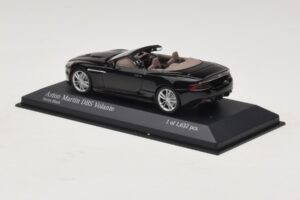 Aston Martin DBS Volante Czarny Metalik Minichamps 1:43 400137930 Metal — zdjęcie 3 z 4