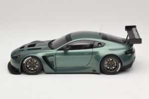 Aston Martin V12 Vantage GT3 Zielony AUTOart 1:18 81306 Metal — zdjęcie 3 z 6