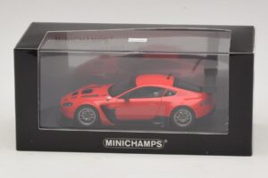 Aston Martin V12 Vantage GT3 Czerwony Minichamps 1:43 4371121392 Metal — zdjęcie 4 z 4