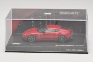 Aston Martin V12 Zagato Czerwony Minichamps 1:43 437137220 Metal — zdjęcie 4 z 5