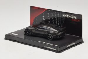 Aston Martin V12 Zagato Scintilla Silver Minichamps 1:43 437137221 Metal — zdjęcie 3 z 5