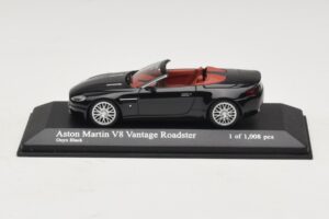 Aston Martin V8 Vantage Roadster Czarny Metalik Minichamps 1:43 400137431 Metal