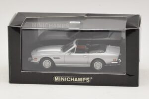 Aston Martin V8 Volante Srebrny Minichamps 1:43 400137601 Metal — zdjęcie 4 z 4