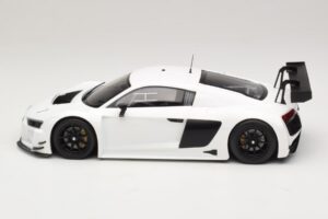 Audi R8 LMS Ultra Biały 2015 Minichamps 1:18 153151100 Metal — zdjęcie 3 z 6