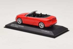 Audi RS5 B8 Kabriolet Czerwony Minichamps 1:43 410011230 Metal — zdjęcie 3 z 4