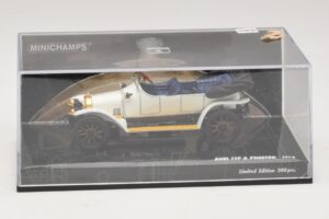 Audi Typ A Phaeton Biały Niebieski Minichamps 1:43 437019032 Metal — zdjęcie 4 z 5