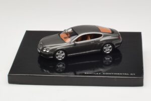 Bentley Continental GT Cypress Green Minichamps 1:43 Bentley Continental GT Cypress Green Minichamps 1:43 BL312 Metal