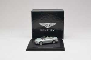 Bentley Continental GTC Light Grey Metallic Minichamps 1:43 BL907 Metal — zdjęcie 3 z 4