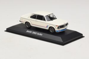 BMW 2002 Turbo Biały Maxichamps 1:43 940022201 Metal — zdjęcie 3 z 4