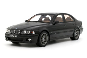 BMW M5 E39 Black Sapphire Metallic Otto 1:18 OT1338 Żywica
