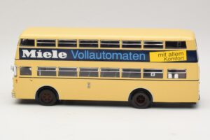 Bussing D2U Heckturen Miele Minichamps 1:43 439071086 Metal — zdjęcie 3 z 6