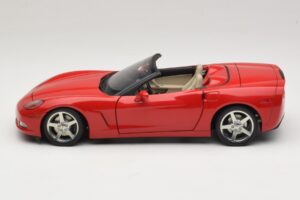 Chevrolet Corvette C6 Kabriolet Czerwony AUTOart 1:18 71221 Metal — zdjęcie 4 z 8