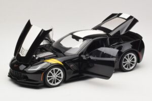 Chevrolet Corvette C7 Grand Sport Czarny z Białymi Pasami AUTOart 1:18 71273 Kompozyt — zdjęcie 2 z 8