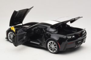 Chevrolet Corvette C7 Grand Sport Czarny z Białymi Pasami AUTOart 1:18 71273 Kompozyt — zdjęcie 5 z 8