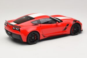 Chevrolet Corvette C7 Grand Sport Czerwony z Białymi Pasami AUTOart 1:18 71274 Kompozyt — zdjęcie 3 z 8