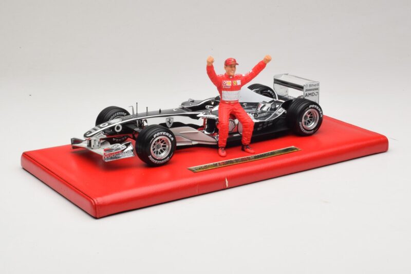 Ferrari F2004 #1 M. Schumacher Six Time World Champion 2004 Chrom Srebrny Hot Wheels 1:18 C7332 Metal