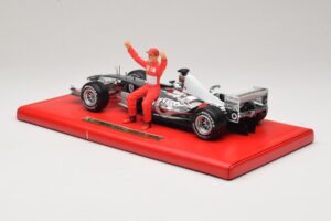 Ferrari F2004 #1 M. Schumacher Six Time World Champion 2004 Chrom Srebrny Hot Wheels 1:18 C7332 Metal — zdjęcie 5 z 6