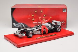 Ferrari F2004 #1 M. Schumacher Six Time World Champion 2004 Chrom Srebrny Hot Wheels 1:18 C7332 Metal — zdjęcie 6 z 6