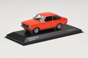 Ford Escort Mk2 Spanish Red Minichamps 1:43 400084100 Metal — zdjęcie 2 z 4