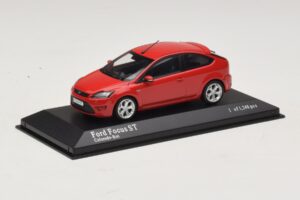Ford Focus ST Mk2 Czerwony Minichamps 1:43 400087301 Metal — zdjęcie 2 z 4