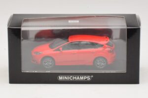 Ford Focus ST Mk3 Czerwony Minichamps 1:43 410081001 Metal — zdjęcie 4 z 4