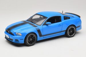 Ford Mustang Boss 302 S197 Niebieski Shelby Collectibles 1:18 25414S Metal