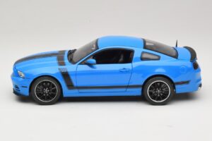 Ford Mustang Boss 302 S197 Niebieski Shelby Collectibles 1:18 25414S Metal — zdjęcie 4 z 8