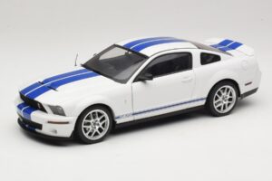 Ford Shelby Cobra GT500 Concept Biały z Niebieskim Pasem AUTOart 1:18 73052 Metal