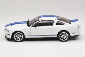 Ford Shelby Cobra GT500 Concept Biały z Niebieskim Pasem AUTOart 1:18 73052 Metal — zdjęcie 4 z 8