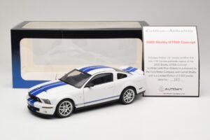 Ford Shelby Cobra GT500 Concept Biały z Niebieskim Pasem AUTOart 1:18 73052 Metal — zdjęcie 8 z 8