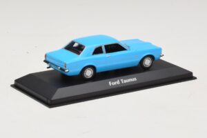 Ford Taunus TC Coupe Jasnoniebieski Maxichamps 1:43 940081301 Metal — zdjęcie 2 z 4