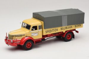 Krupp Titan Ciężarówka Skrzyniowa Baumann Bonn Minichamps 1:43 439069025 Metal