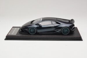 Lamborghini Huracan Liberty Walk Chameleon Blue GS Model 1:18 REMC045 Żywica — zdjęcie 3 z 7