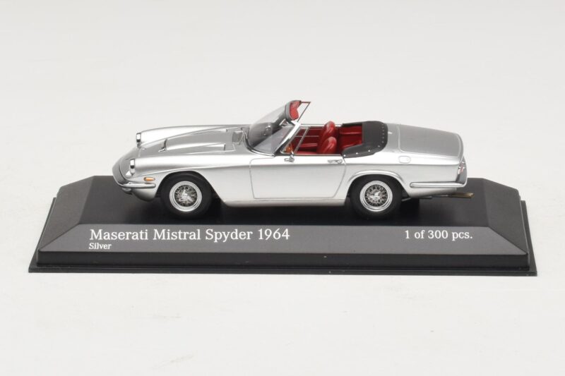 Maserati Mistral Spyder Srebrny Minichamps 1:43 Maserati Mistral Spyder Srebrny Minichamps 1:43 437123431 Metal