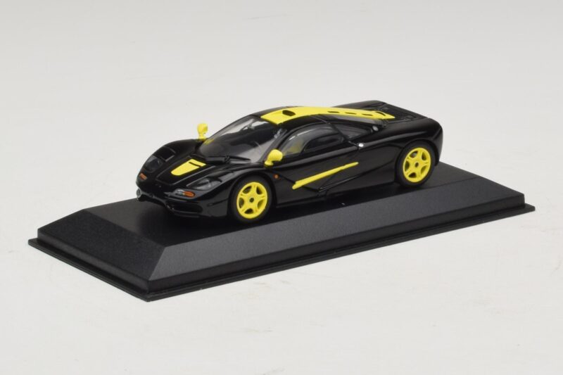 McLaren F1 Czarny Z Żółtymi Paskami Minichamps 1:43 MCLAREN004 Metal